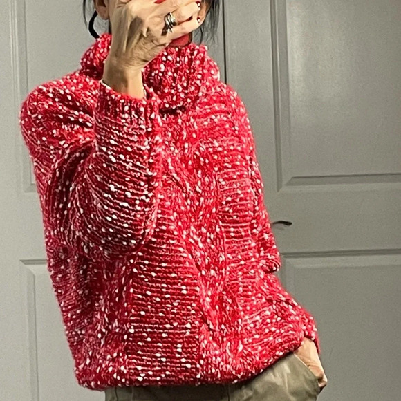 P. LUCA Red and White Wool Blend Chunky Crop Turtleneck Sweater size M/L - Picture 2 of 11